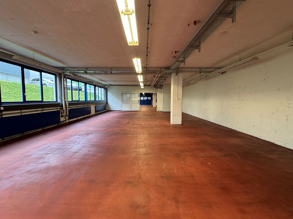 380m² commercial