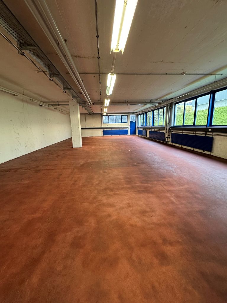 380m² commercial