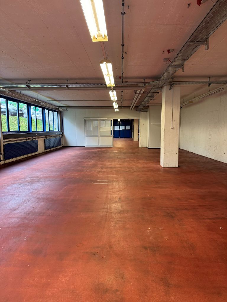 380m² commercial