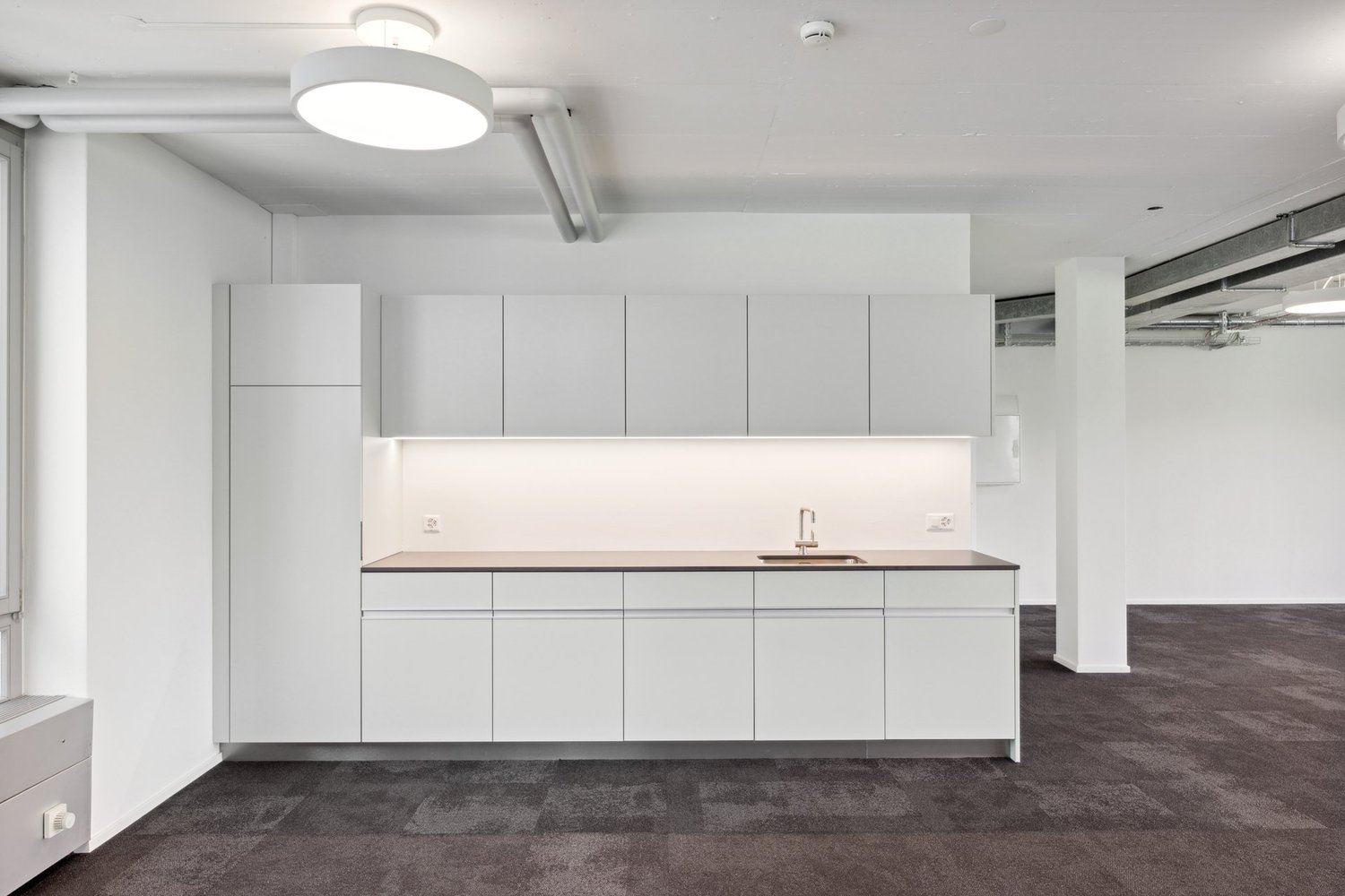 271m² office