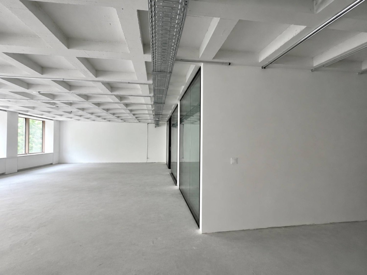 244m² Büro, Foto 3 von 8