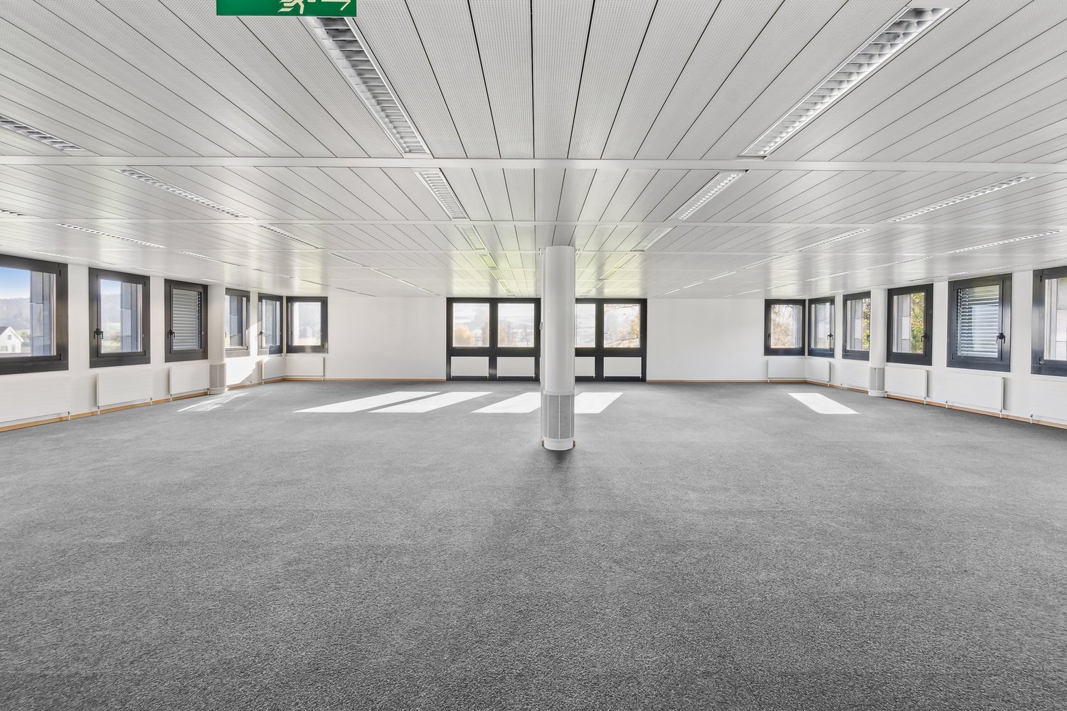 260m² office