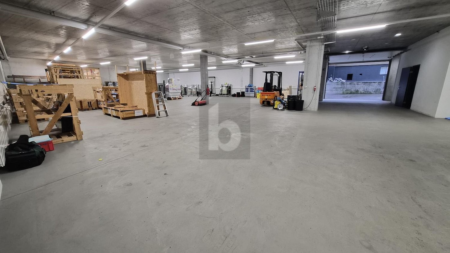 517m² industrial object