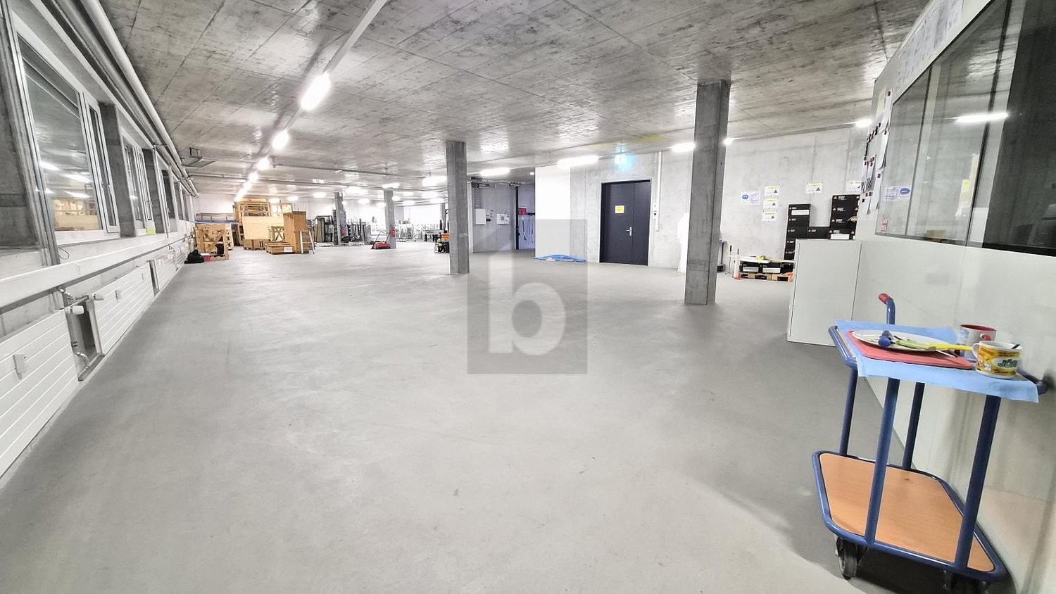 517m² industrial object
