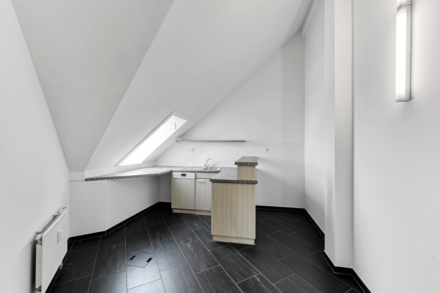 147m² office