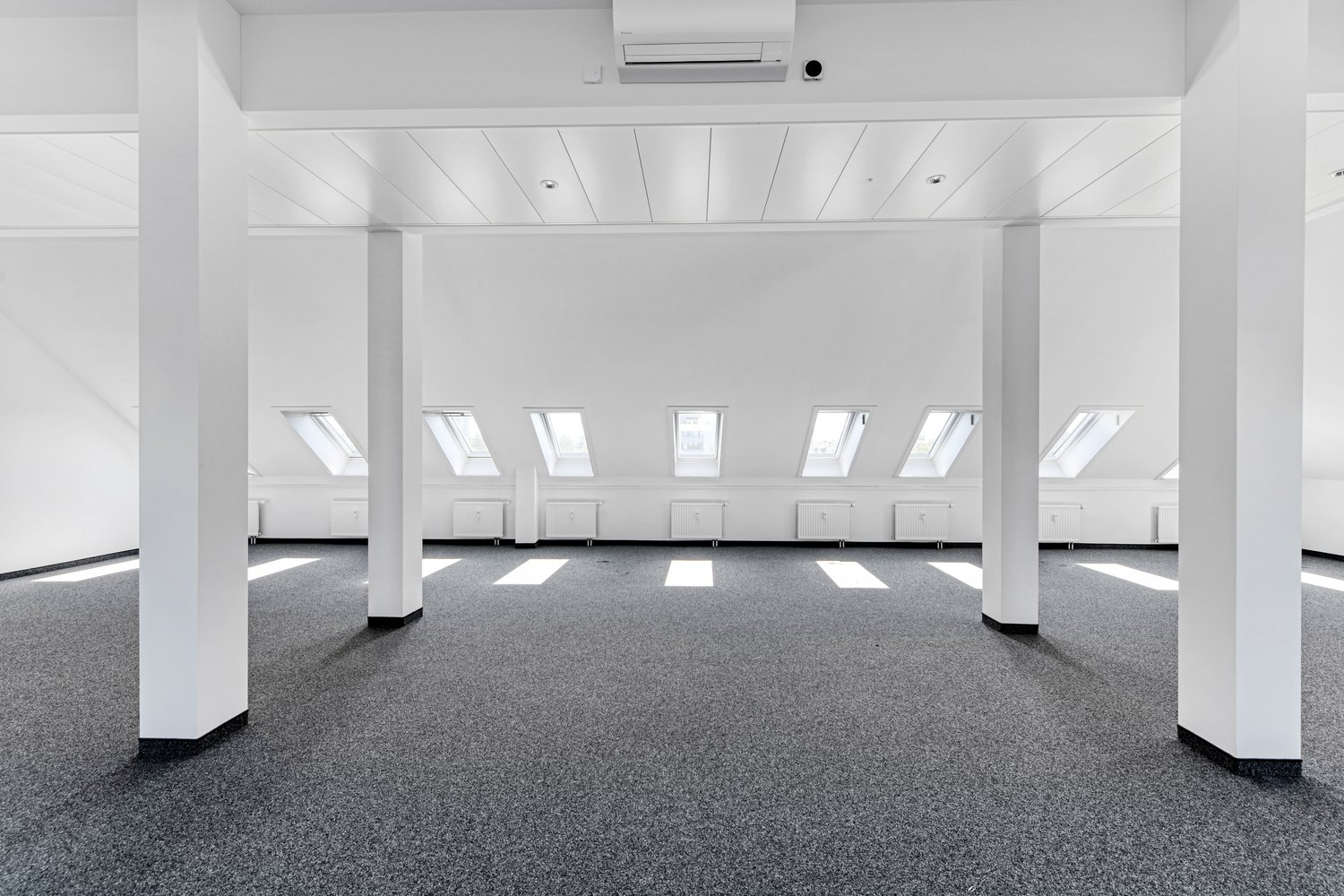 147m² office