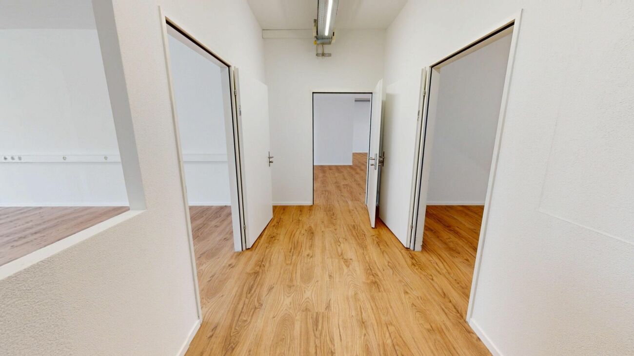 Commercial, Foto 2 von 10