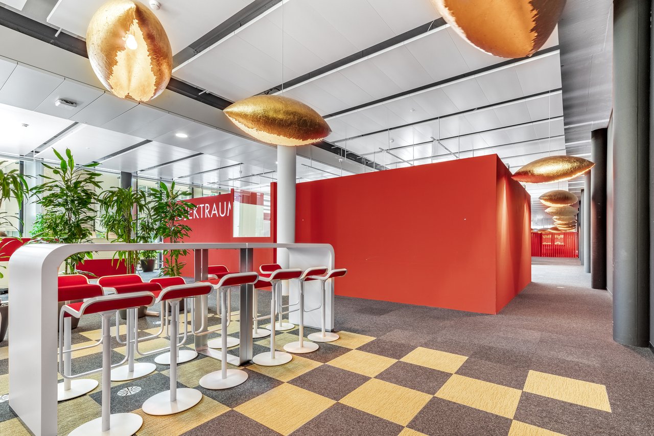 490m² office