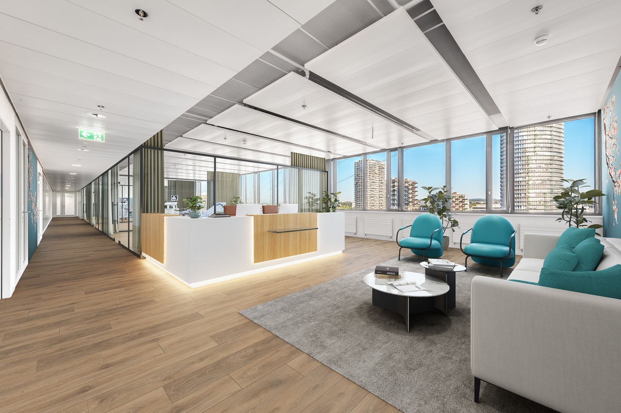 490m² office