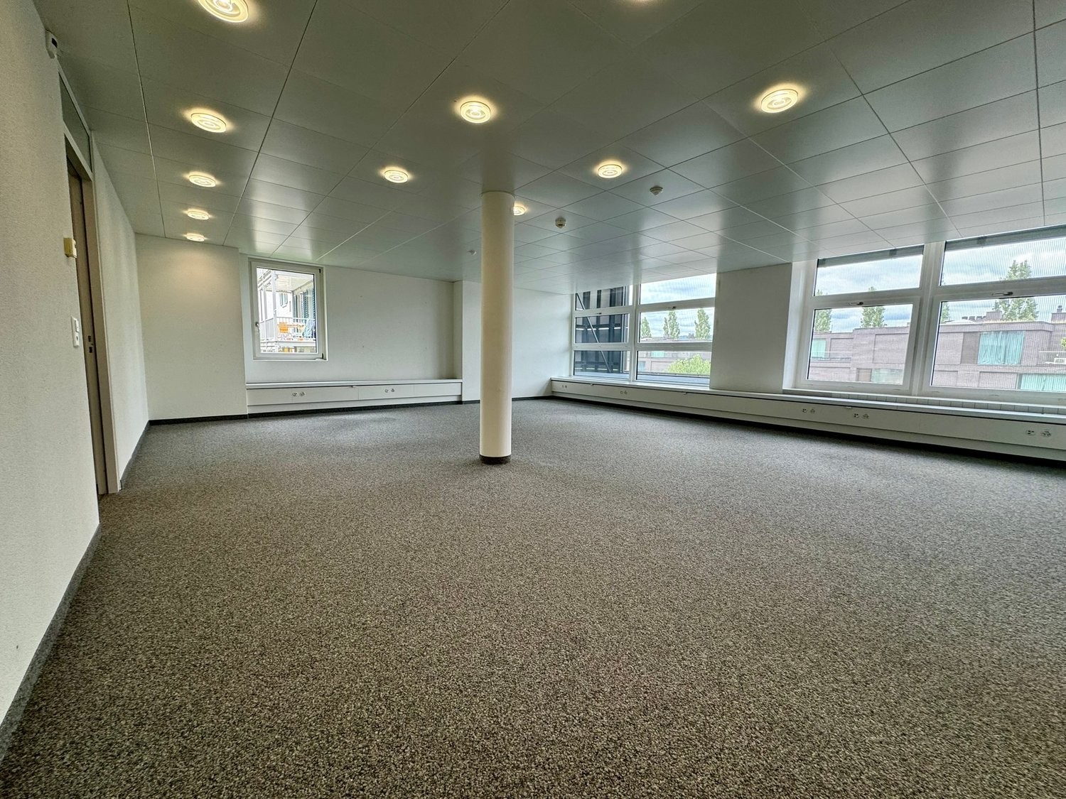 257m² commerciale, foto 5 di 10