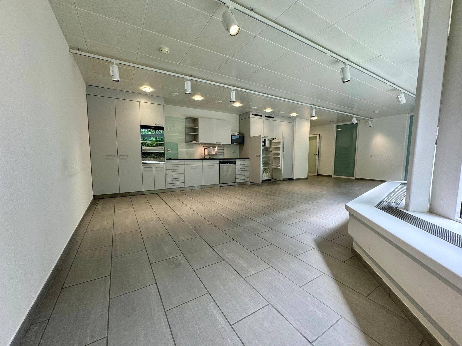 257m² commerciale, foto 9 di 10