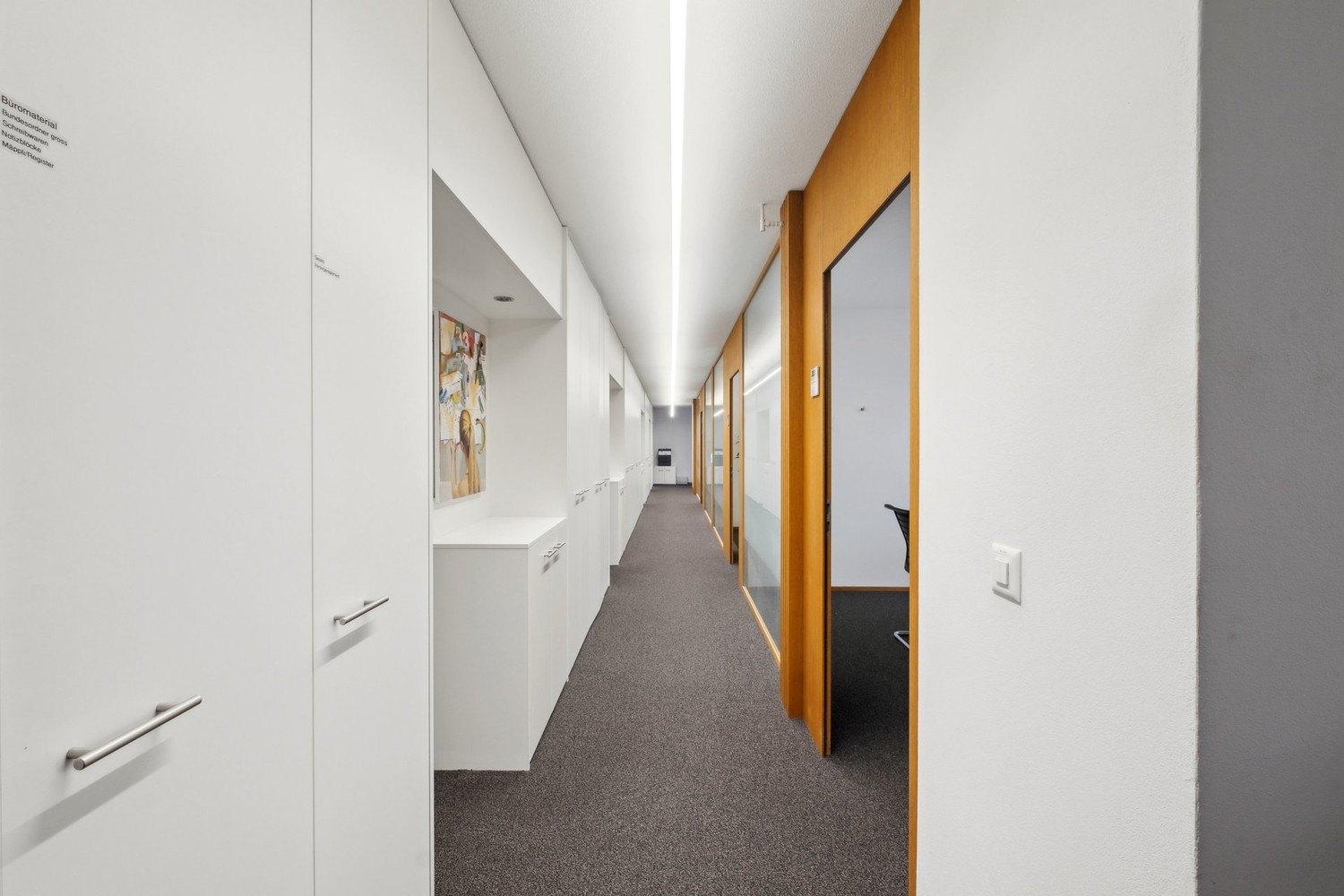 180m² office
