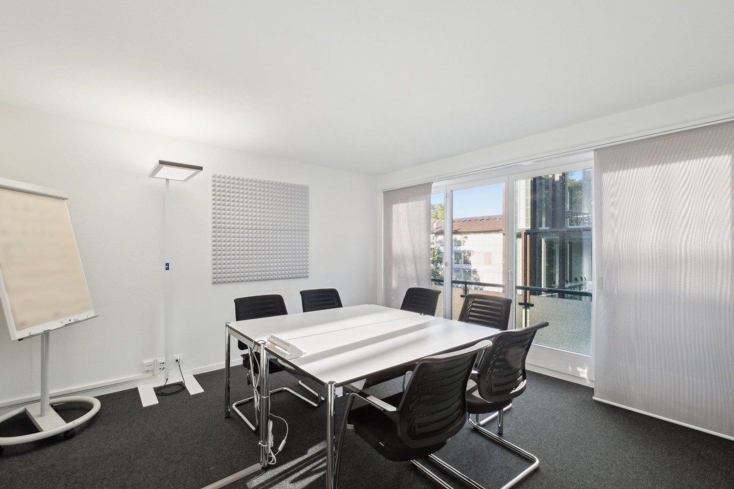180m² office