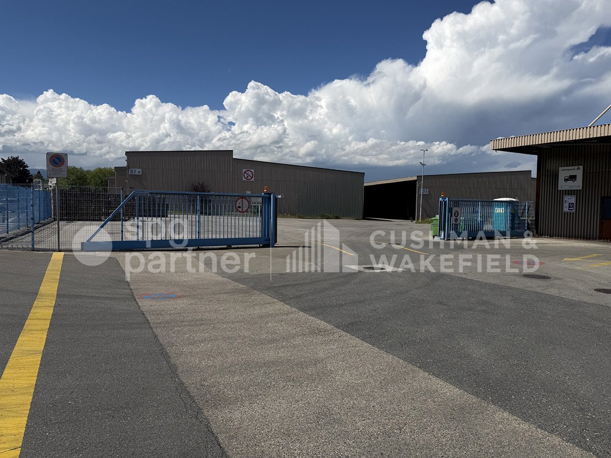 12000m² commercial