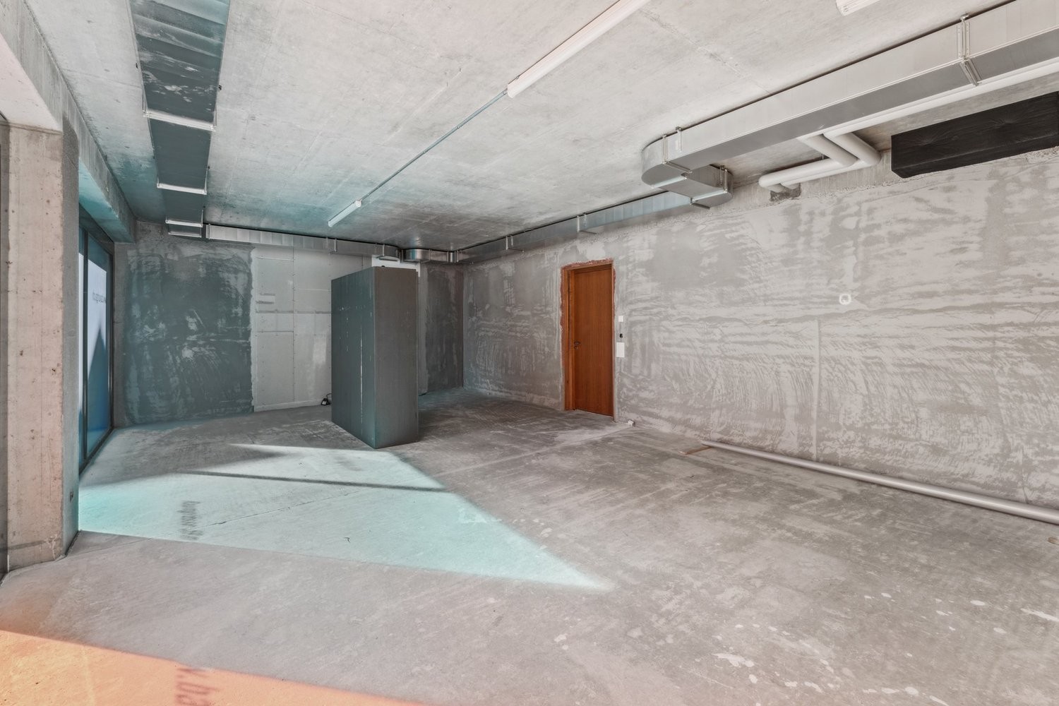 59m² shop