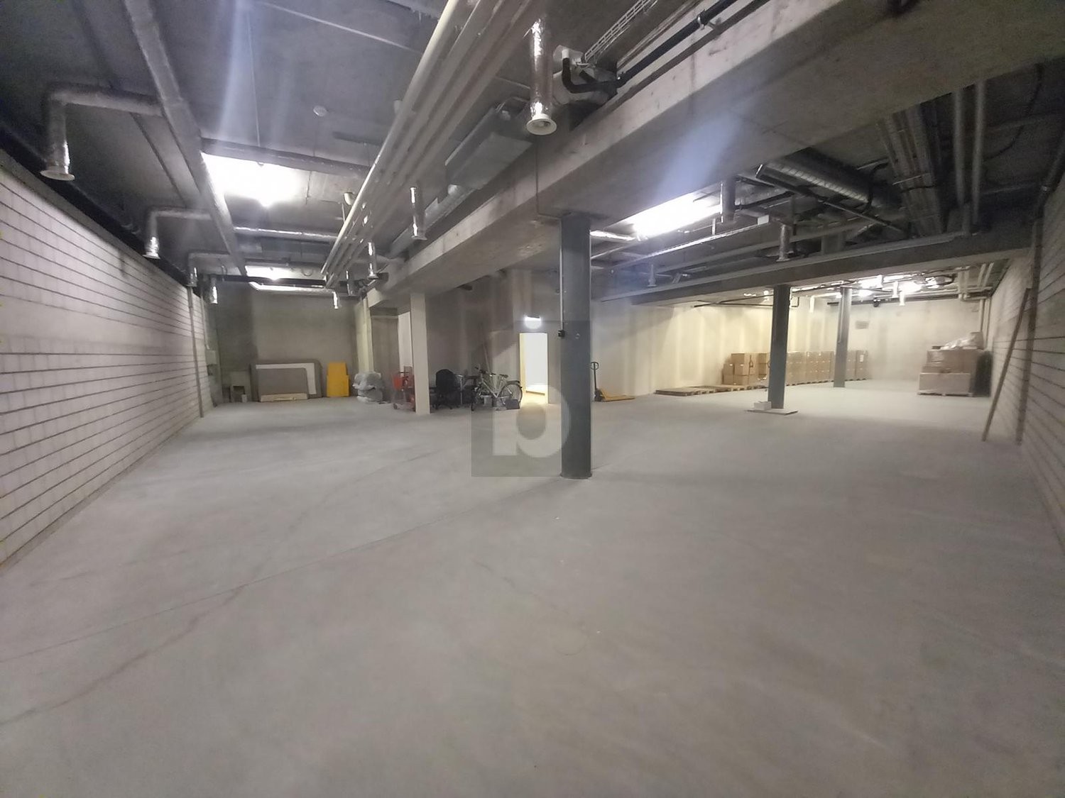 300m² storage room, Foto 2 von 4