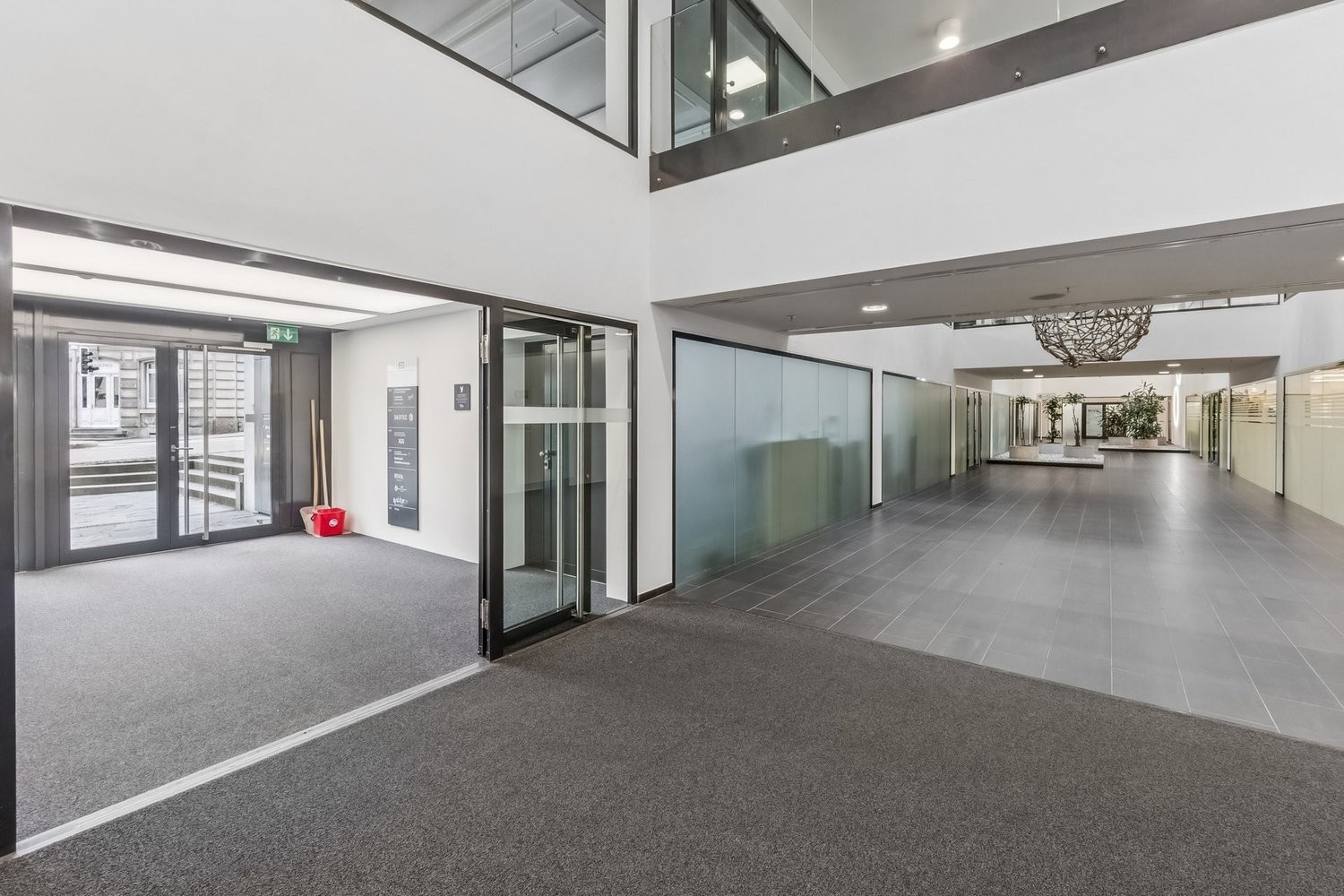 348m² office, Foto 9 von 9