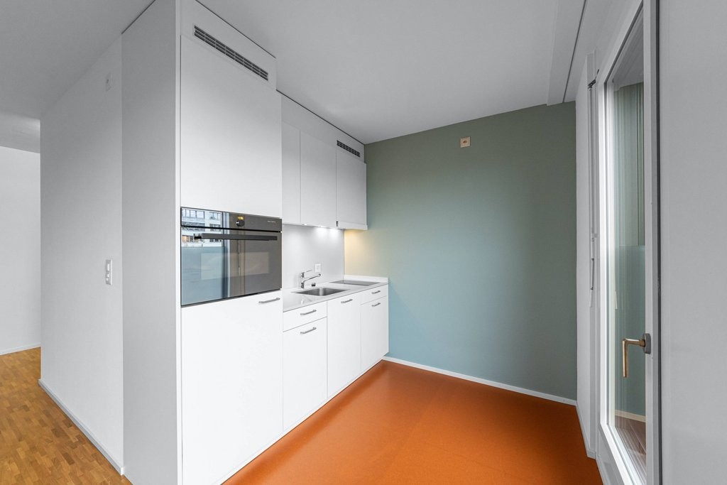 75m² commercial