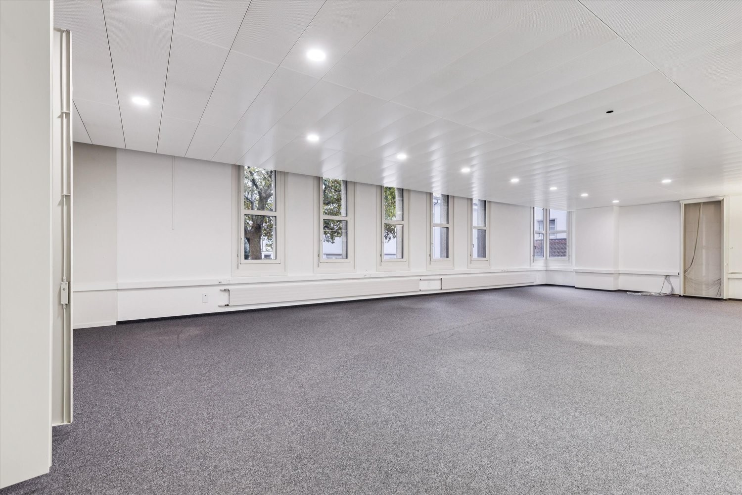175m² commercial