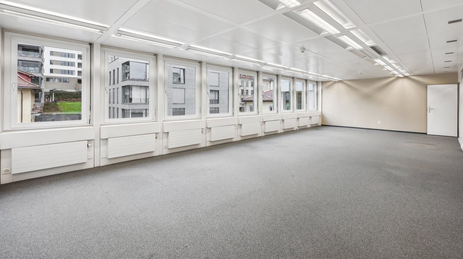 231m² office