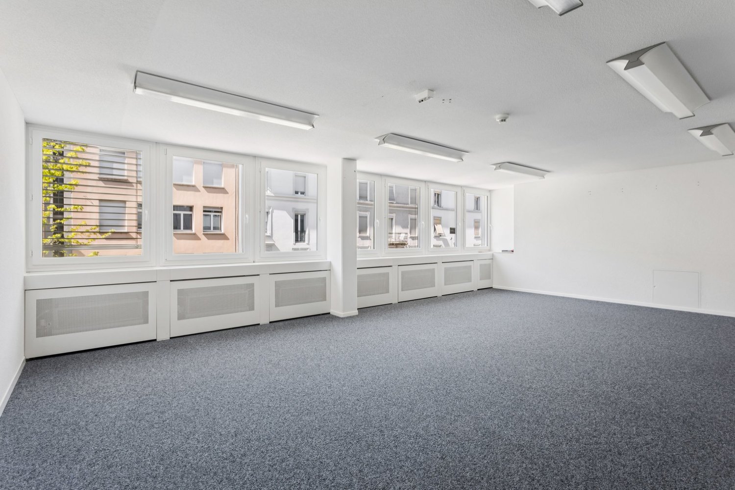 771m² office