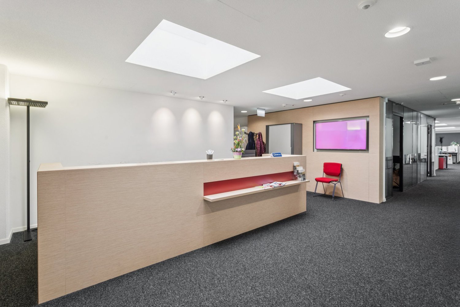 771m² office