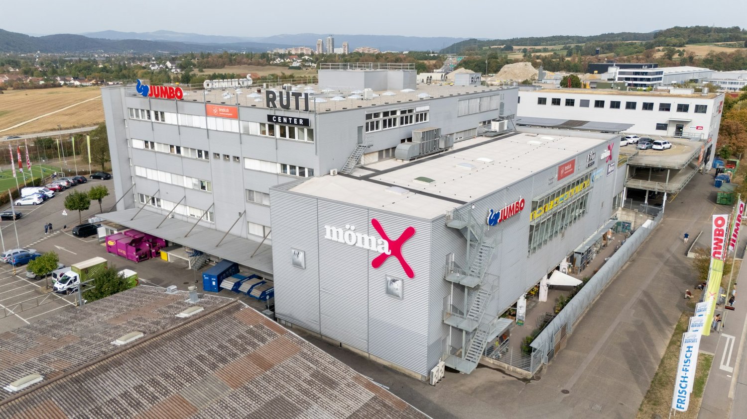 515m² office