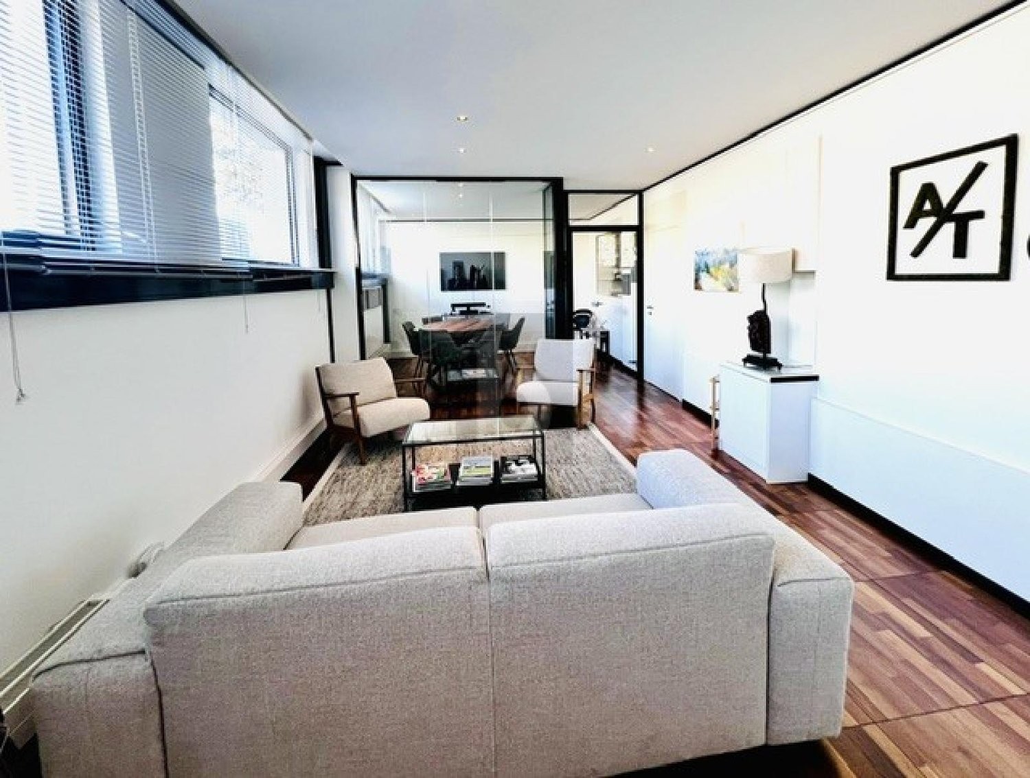 84m² Büro, Foto 1 von 4