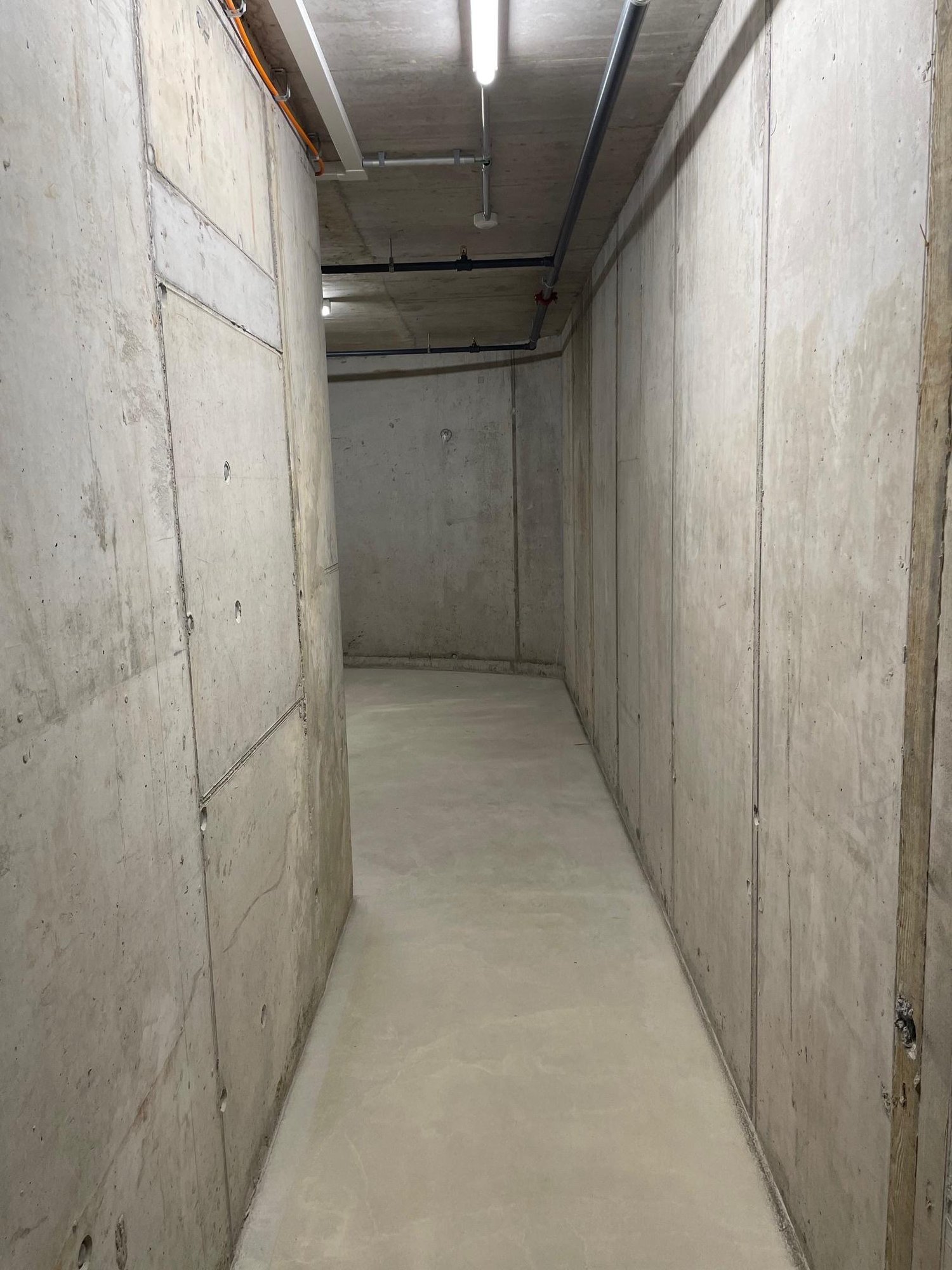 22m² storage room