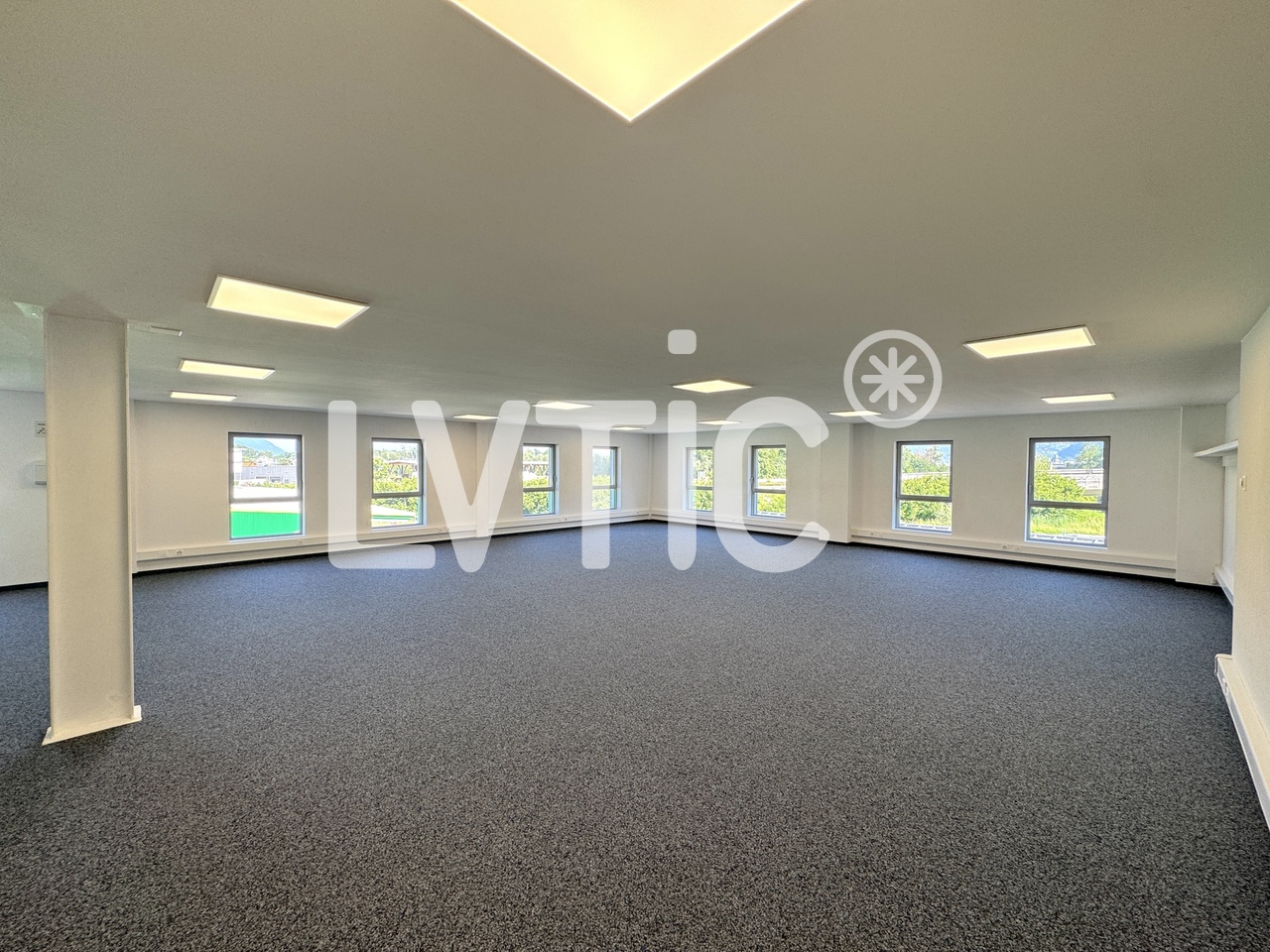 166m² Büro, Foto 2 von 6