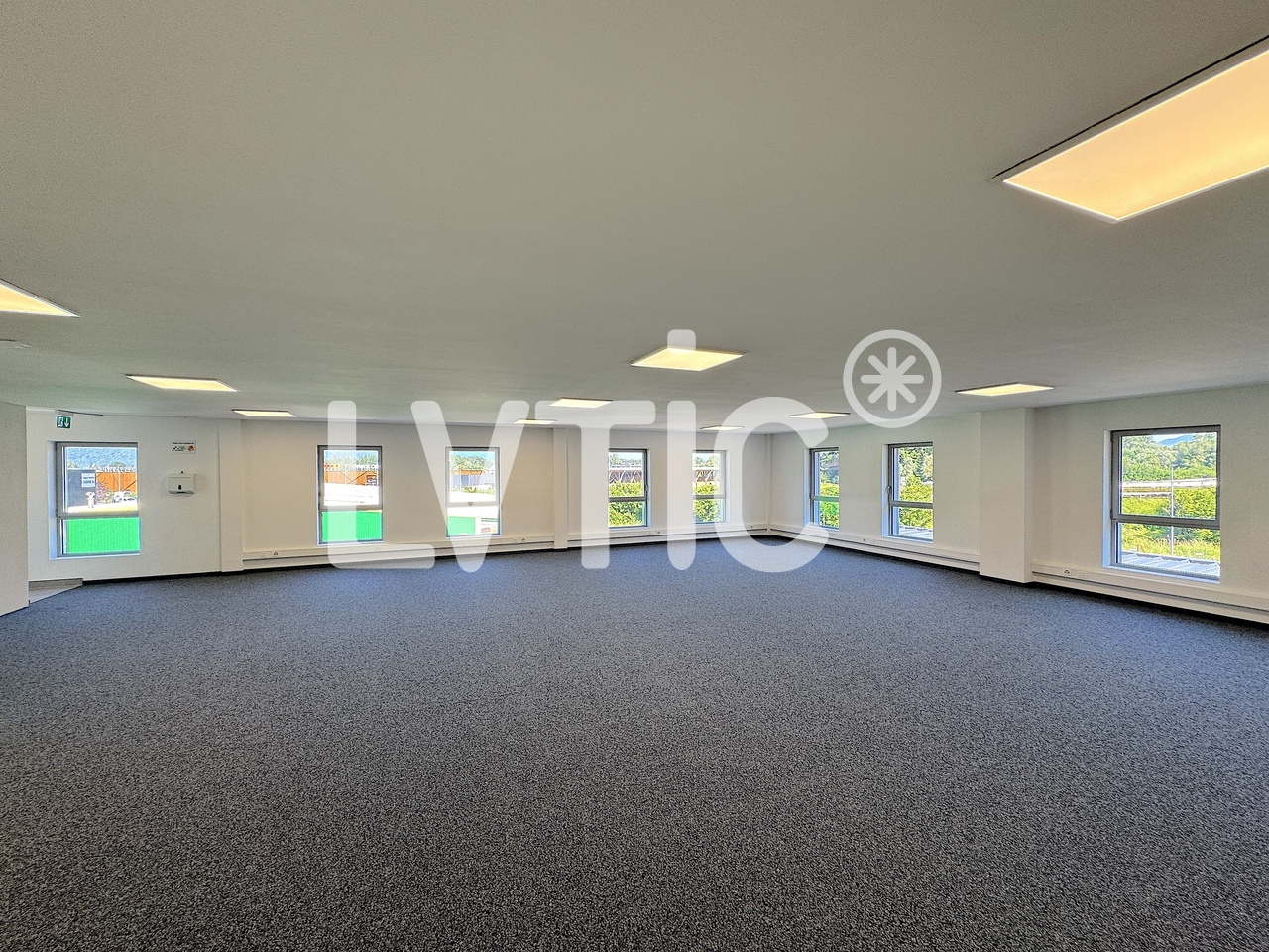 166m² Büro, Foto 1 von 6