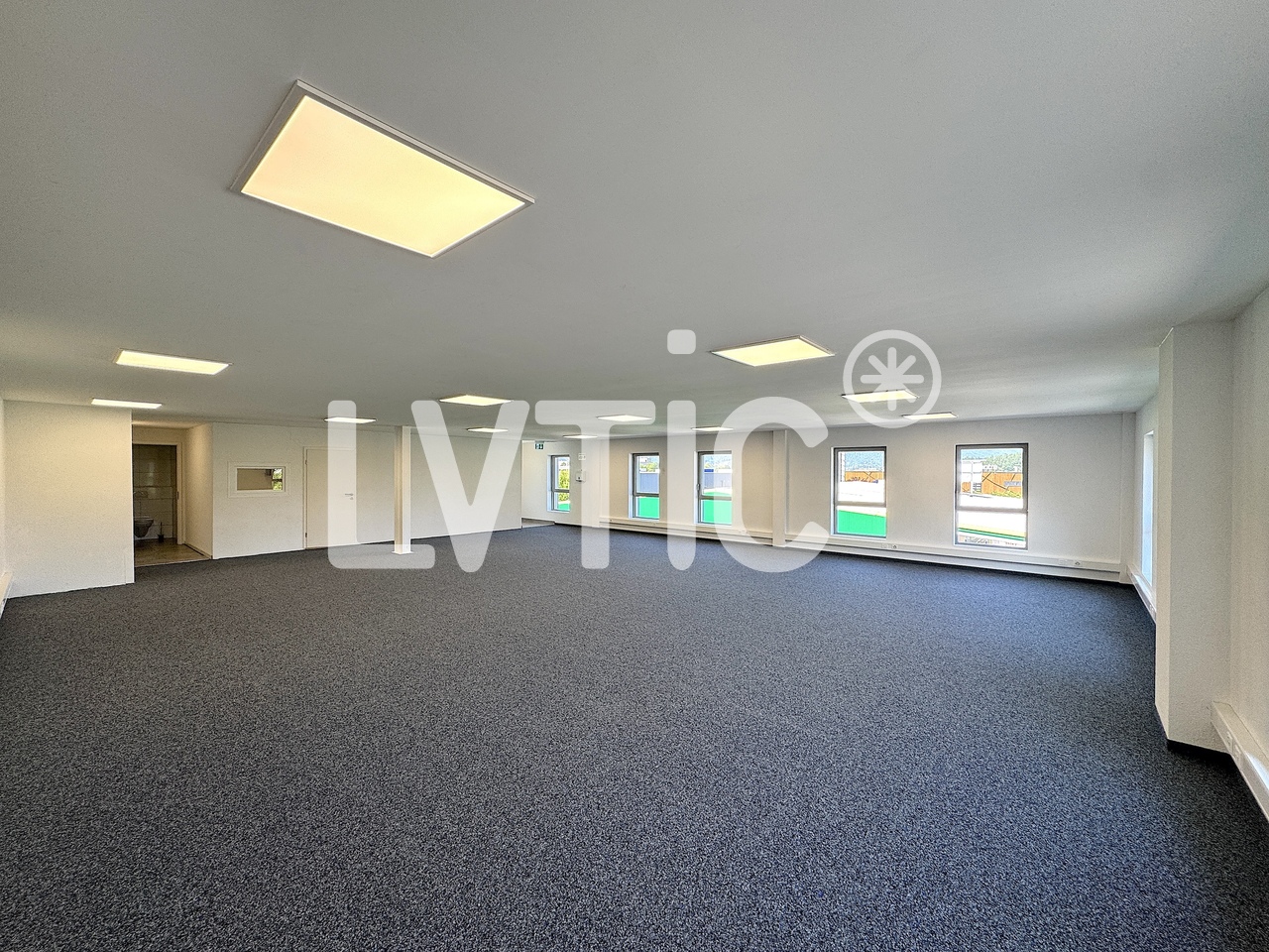 166m² Büro, Foto 3 von 6