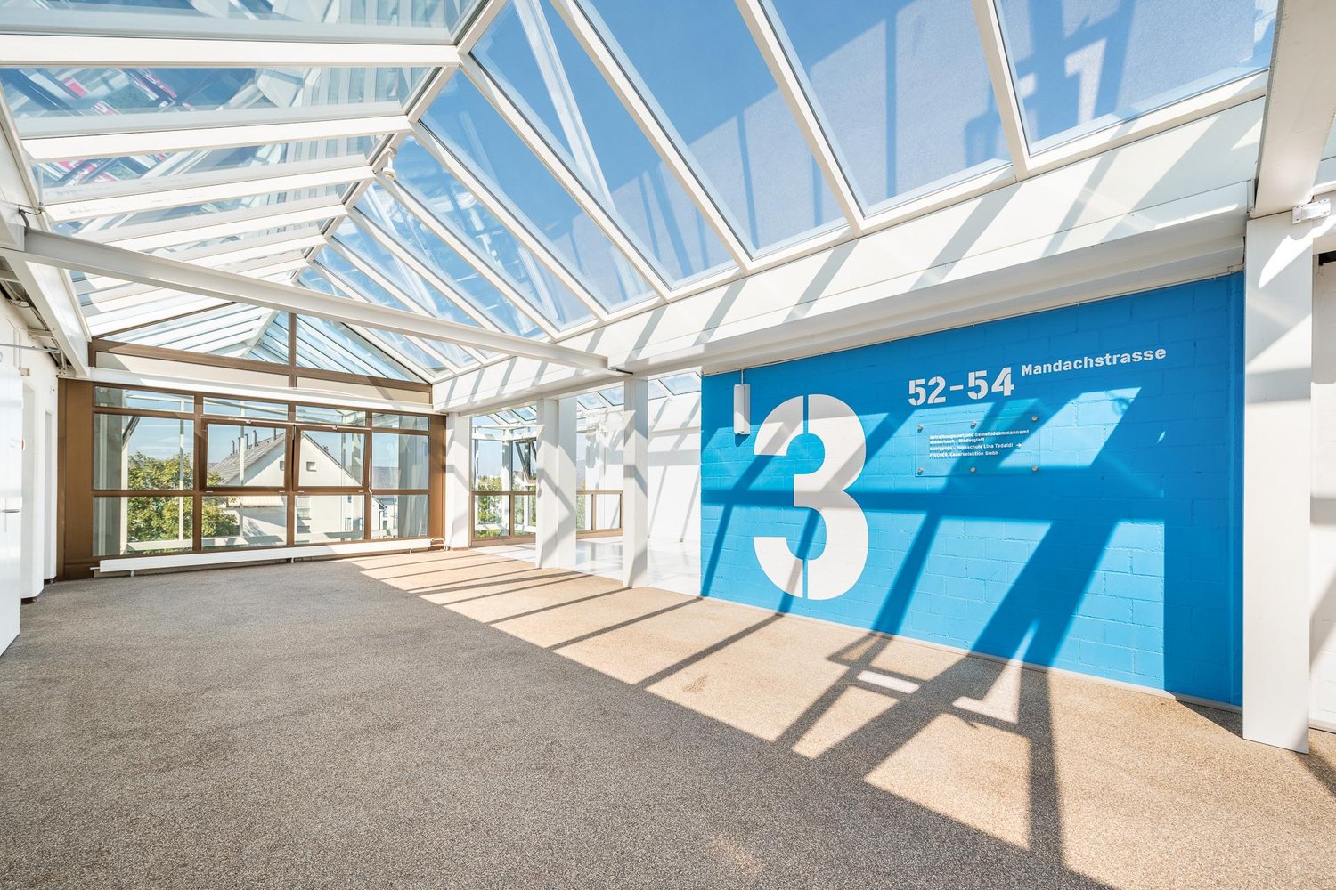 55m² office
