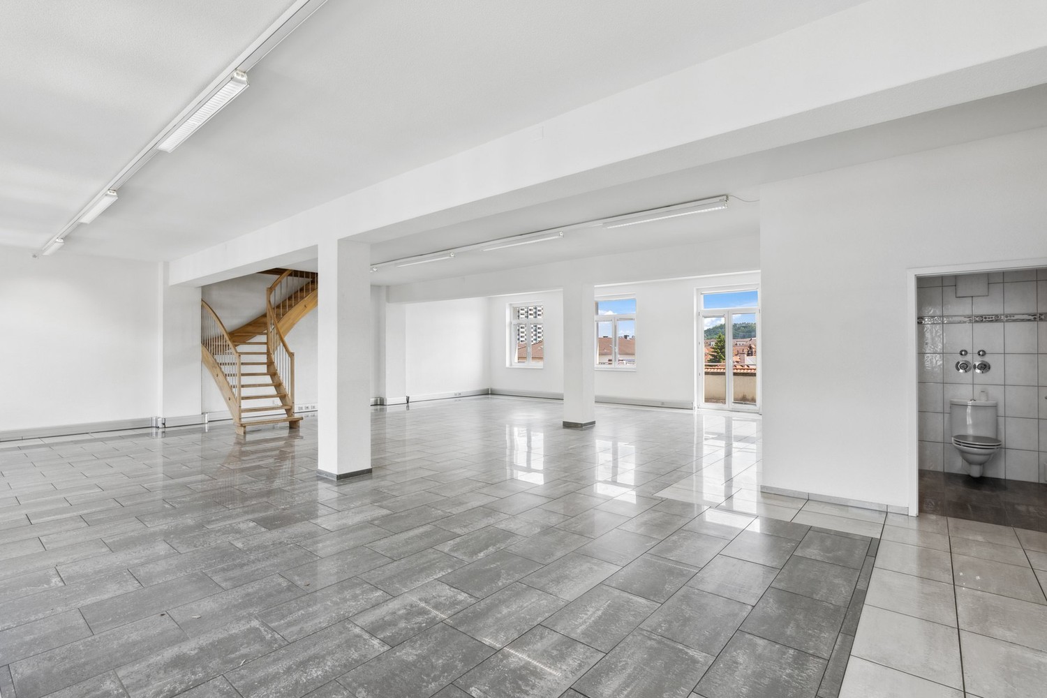 150m² office