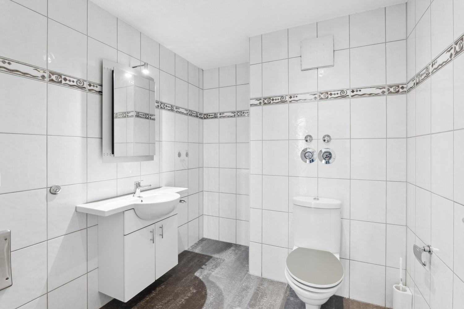 150m² office