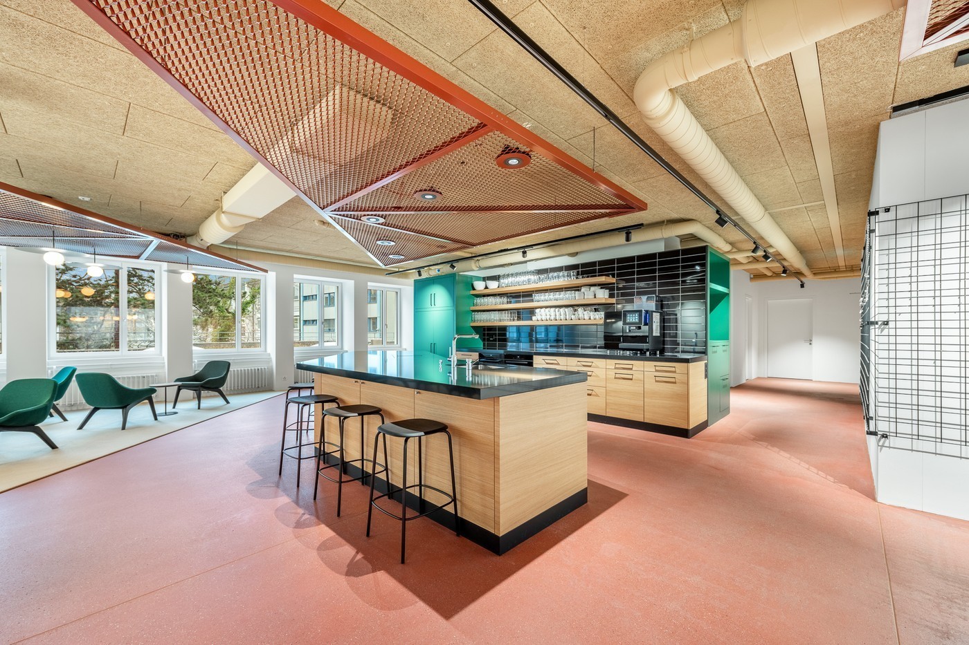585-585m² cellar compartment