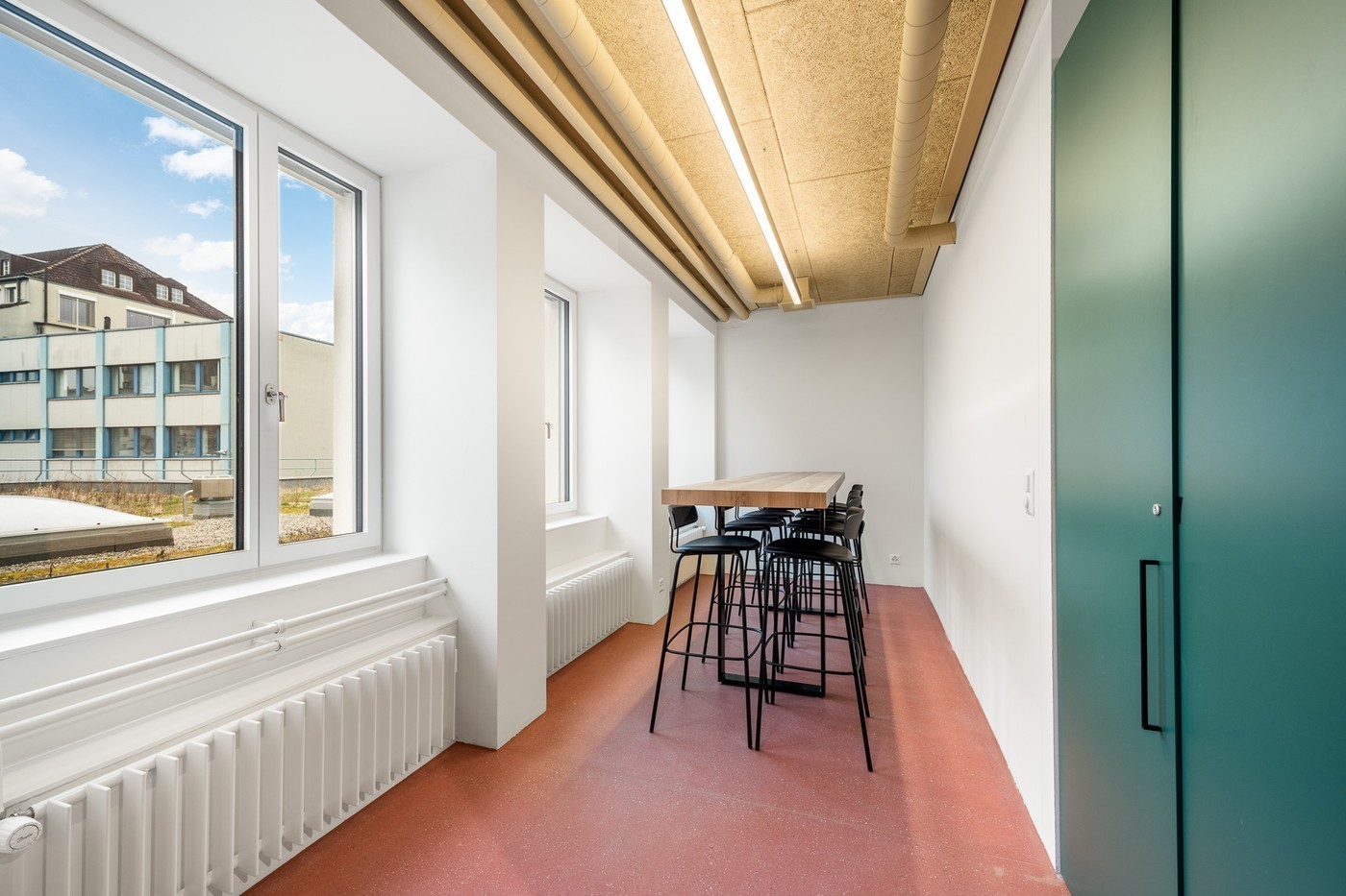 585-585m² cellar compartment
