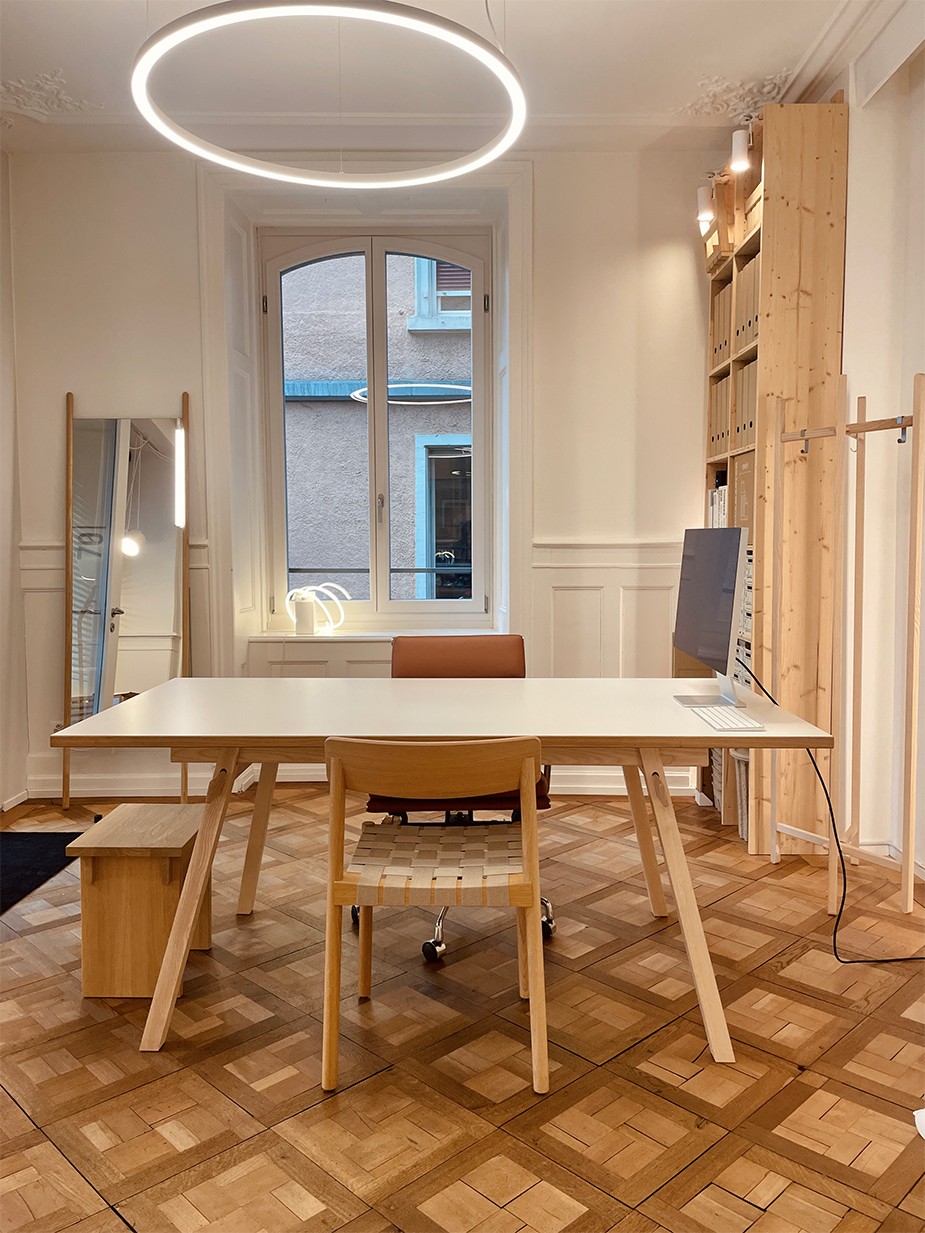 90m² office