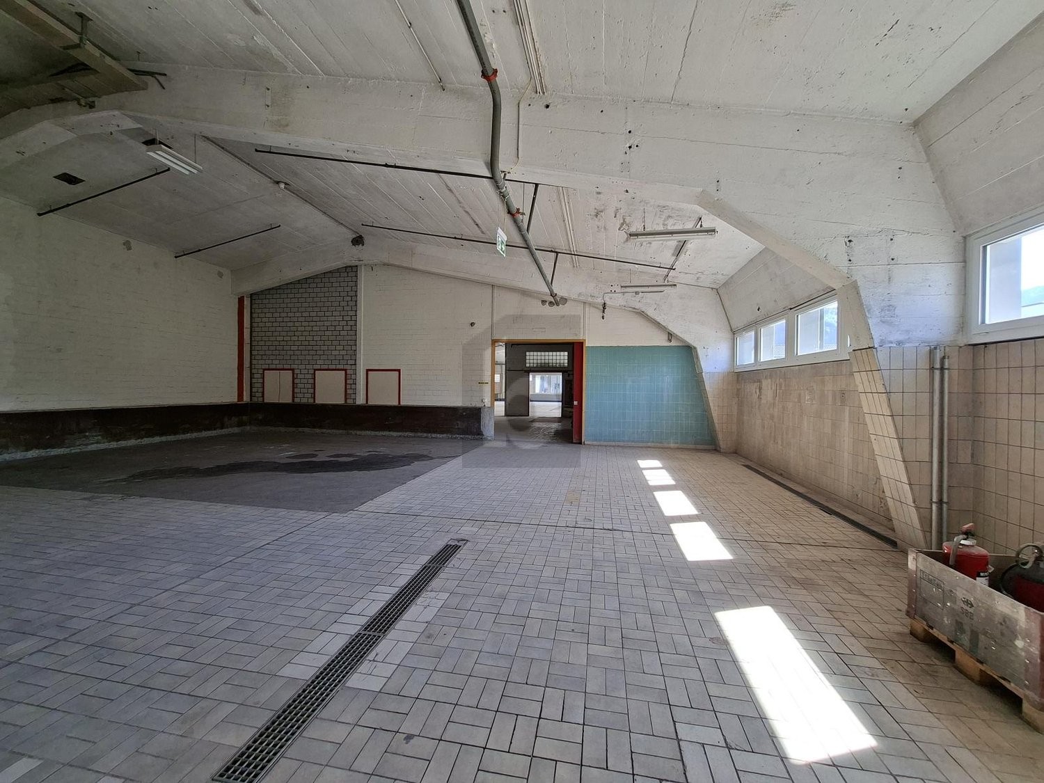 1140m² industrial object