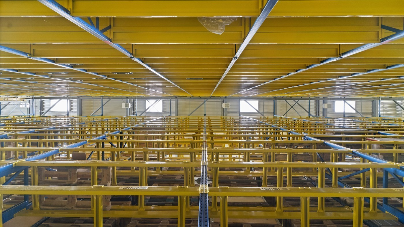 1800m² storage room