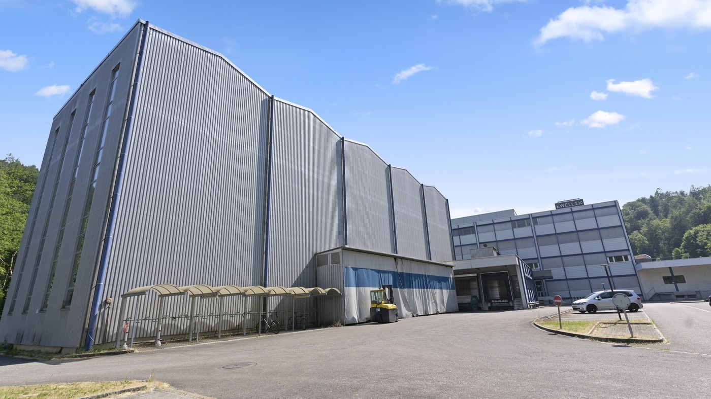 1800m² storage room