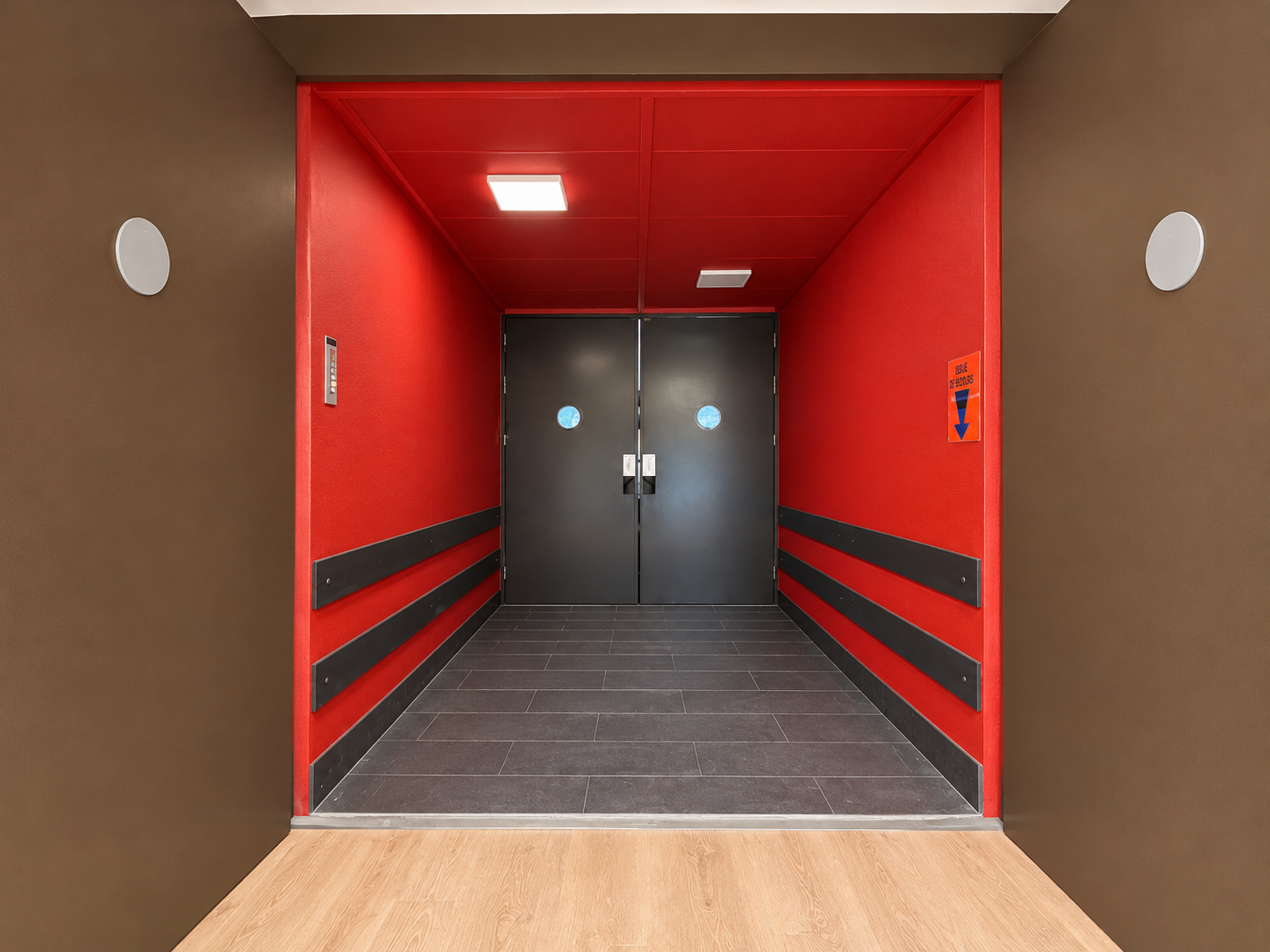 310m² Büro, Foto 3 von 4