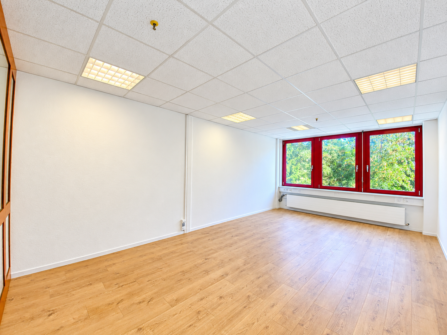 310m² Büro, Foto 2 von 4