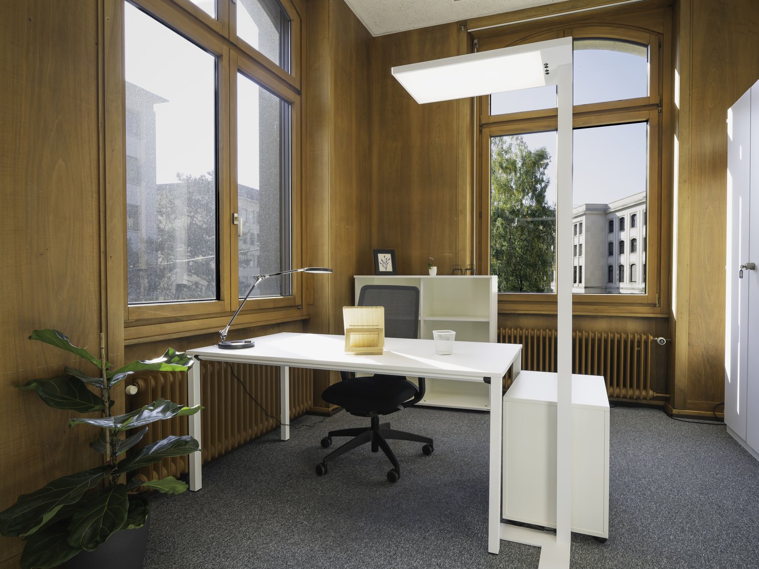 100m² office