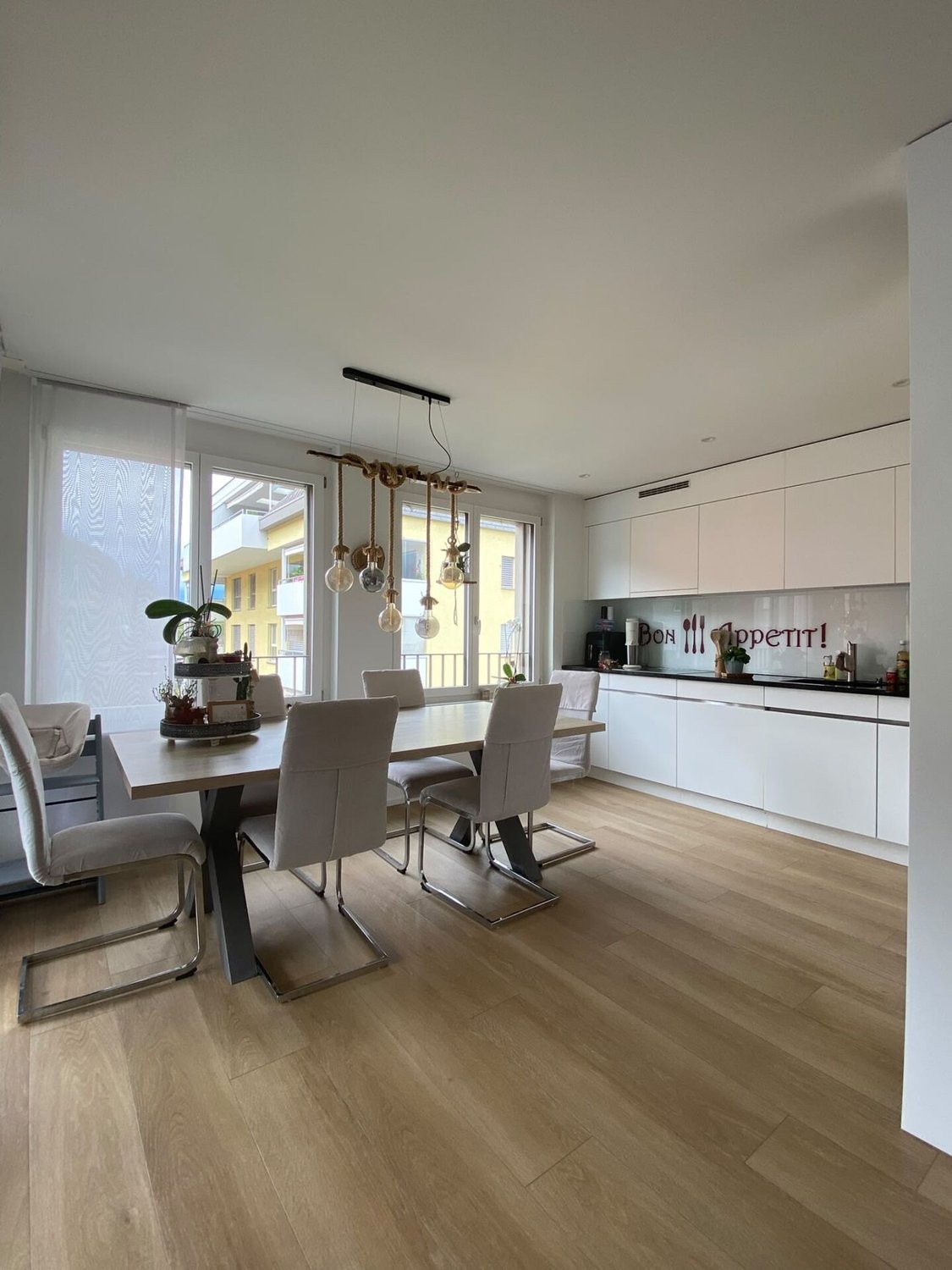 Living / commercial building