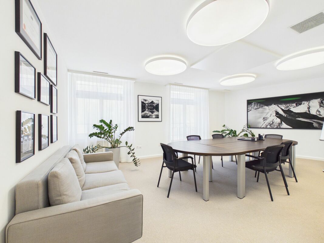 155m² office