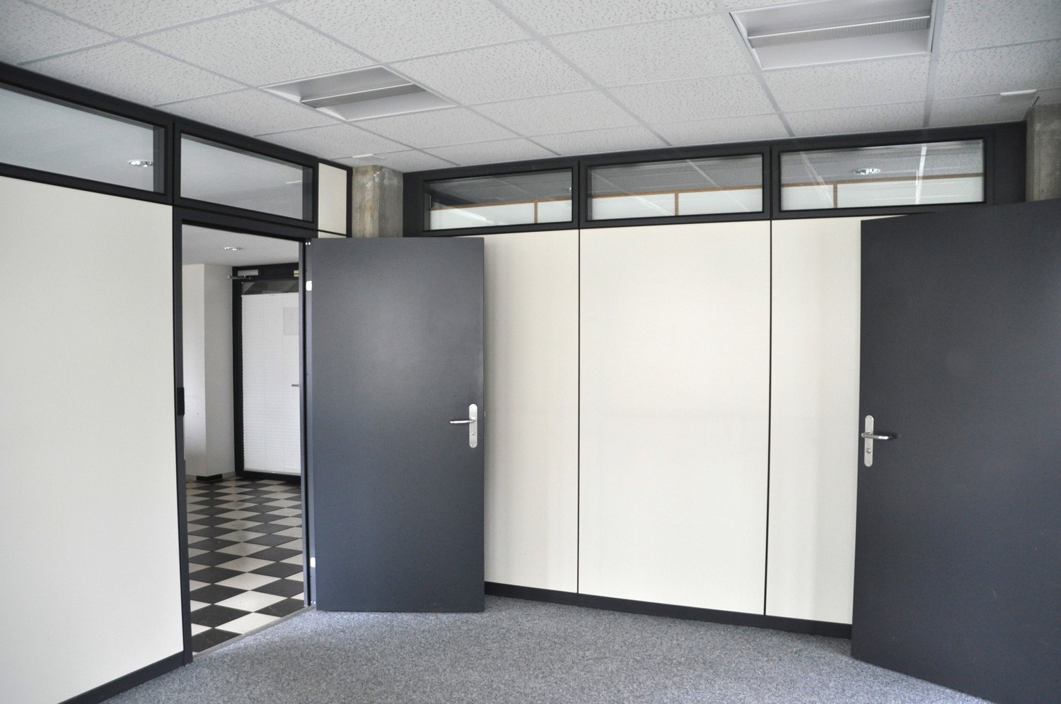 170m² office
