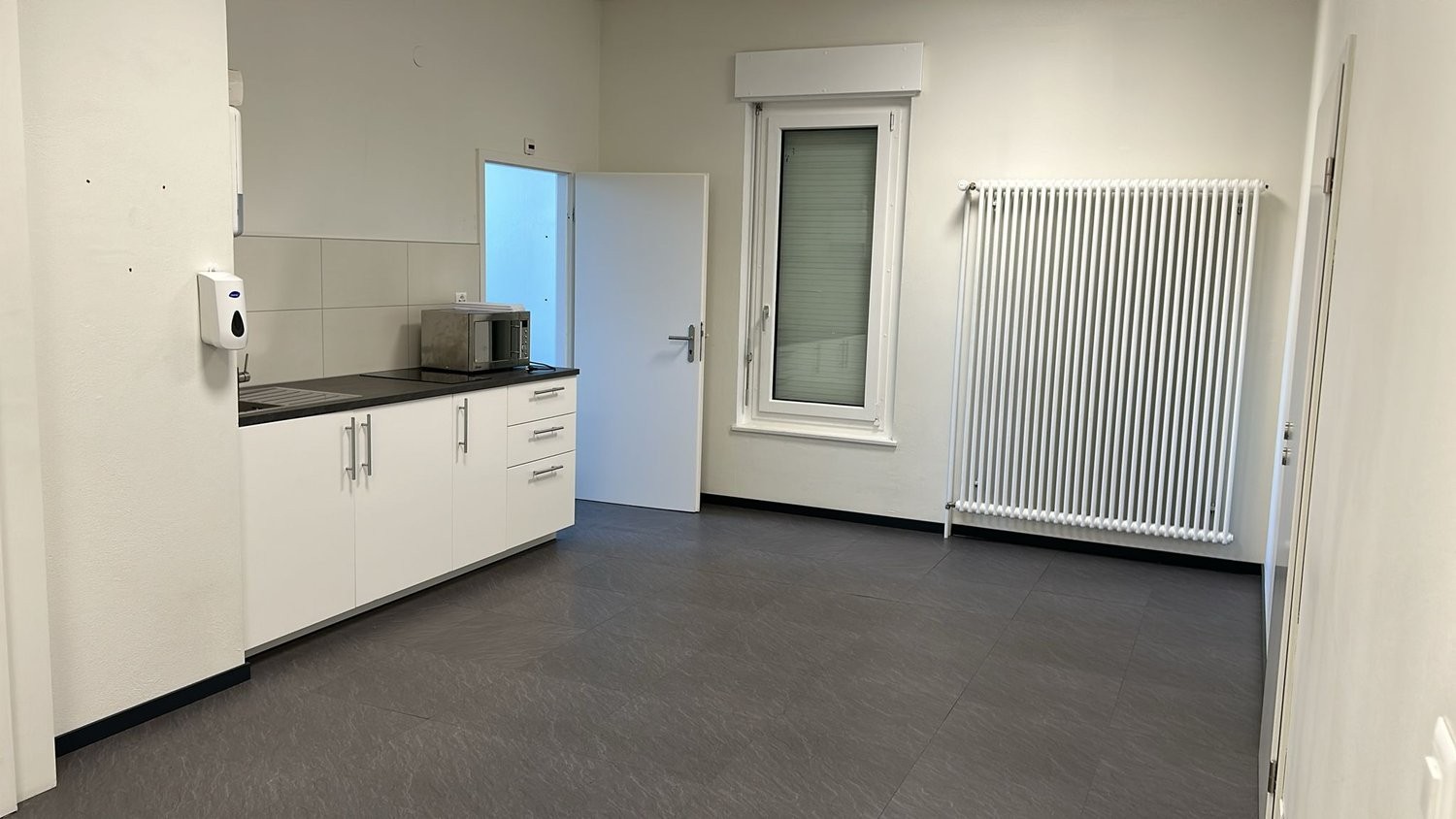 216m² office, Foto 3 von 8