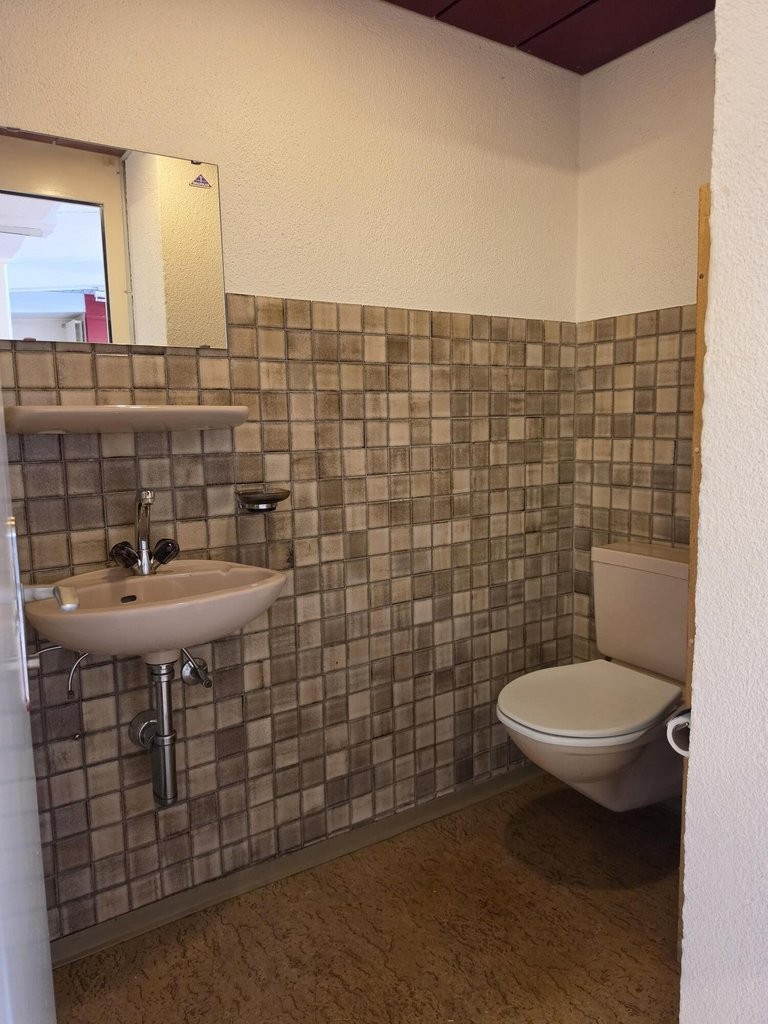 156m² negozio