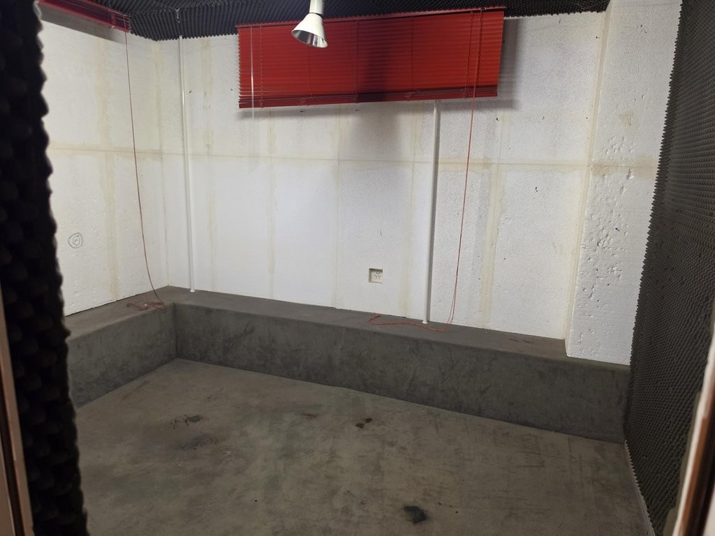 156m² negozio